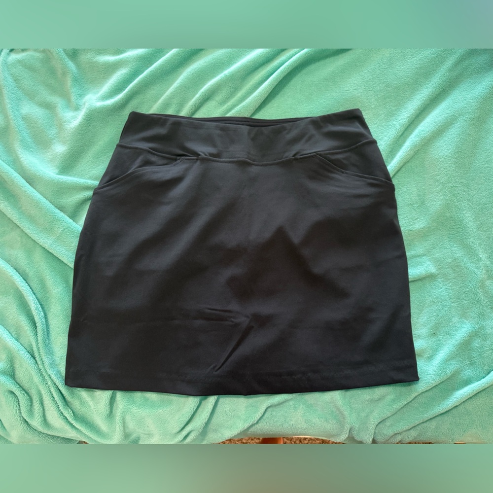 Lululemon black athletic skirt size 10